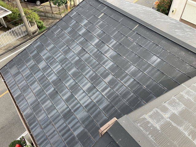 岐阜市の戸建住宅で屋根の点検！縁切りが不十分でスレート屋根（カラーベスト）の劣化で屋根カバー工事を提案
